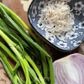 Make Onion noodle step 0
