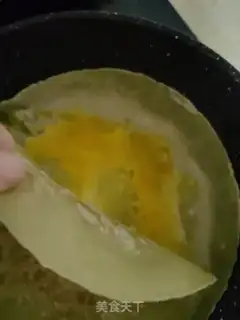 Make Spinach egg burrito step 2