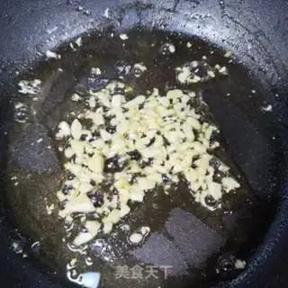 Make Garlic fried leaves step 3