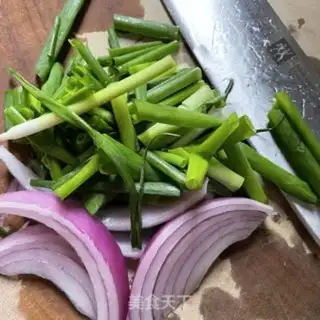 Make Onion noodle step 1