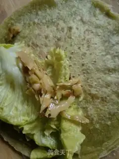 Make Spinach egg burrito step 5
