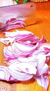Make Onion fried eggs step 0