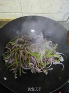 Make Onion pepper fried chicken heart step 7