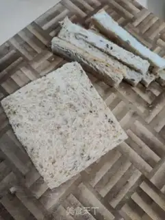 Make Eggskin toast step 0
