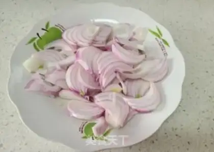 Make Onion egg fried rice step 1