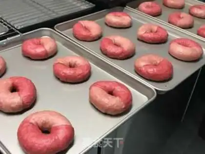 Make Double-coloured cranberry cheese nuts step 7