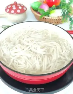 Make Onion noodles step 0