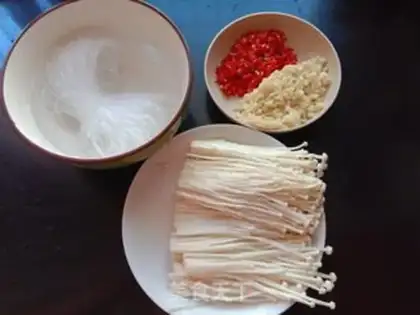 Make Garlic fans step 0