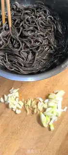 Make Fried root powder step 0