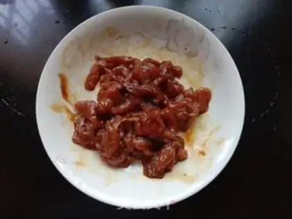 Make White-fried meat step 1