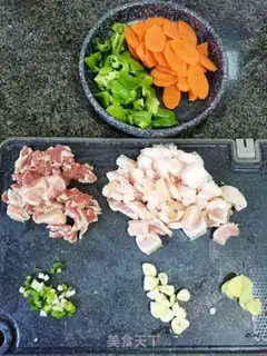 Make Pepper carrots back to the pot step 0