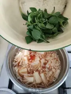 Make Gin-smoke, tomato lily soup step 7