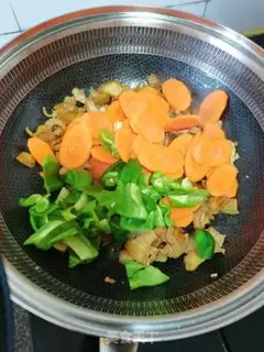 Make Pepper carrots back to the pot step 6
