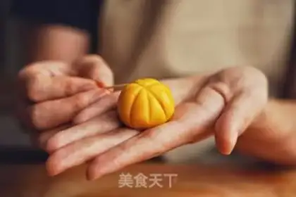 Make Halloween pumpkin step 7