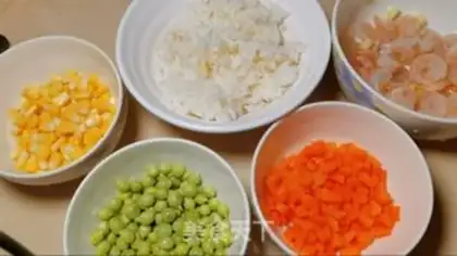 Make Shrimp rice step 1