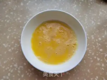 Make Cream moss fried eggs step 1