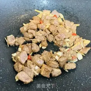 Make Black pepper beef and potatoes step 4