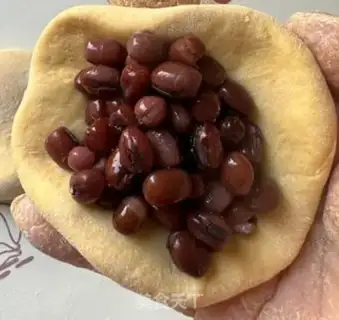 Make Pumpkin red bean roll step 10
