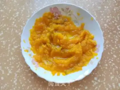 Make Pumpkin ball in the oven step 1