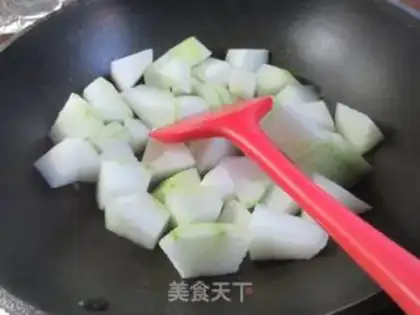 Make Twin mushrooms and melons step 1