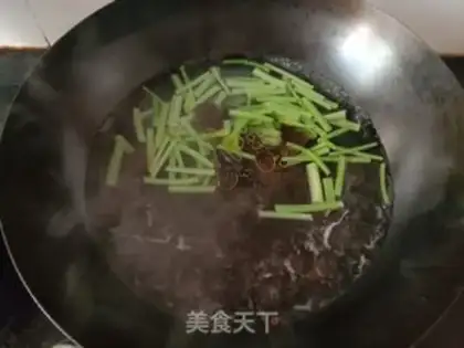Make Celery-mucked eggs step 1