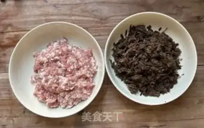 Make Plum sauce and meat buns step 2