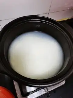 Make Shrimp porridge step 1