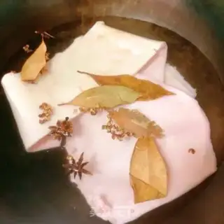 Make The soy-molecular pig