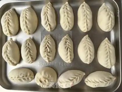 Make Plum sauce and meat buns step 16