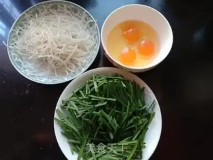 Make Pork and fried eggs step 0