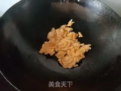 Make Pork and fried eggs step 2