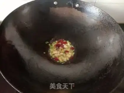 Make Pork and fried eggs step 3