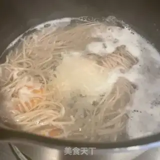 Make Shrimp egg noodles step 3