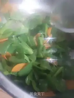 Make Hot pepper fried meat step 2