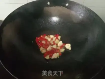 Make Onion fried duck leg step 3