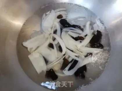 Make Lotus fried meat step 1