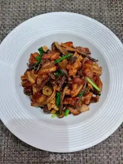 Make The deer mushrooms are fried with five flowers step 12