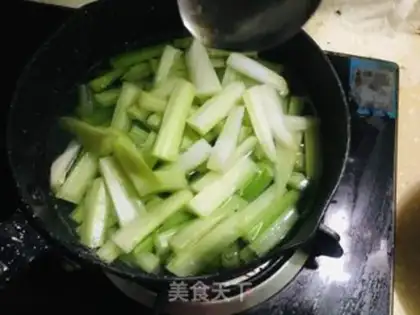 Make Celery and veal step 0