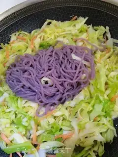 Make Spaghetti buns step 3