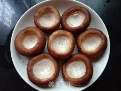 Make Garlic fan steamed mushrooms step 1