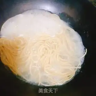 Make Hot dry noodles step 2