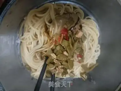 Make Hot dry noodles step 4