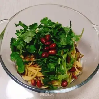 Make Hot dry noodles step 5