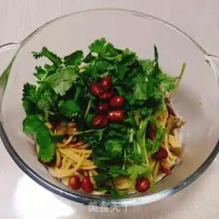 Make Hot dry noodles step 6
