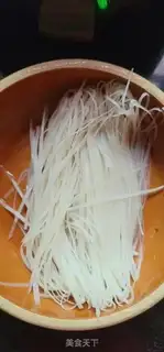 Make Spicy sauce and rice powder step 0