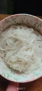 Make Spicy sauce and rice powder step 4