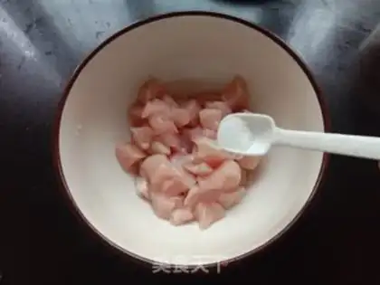 Make Five peppers of salt chicken breasts step 2