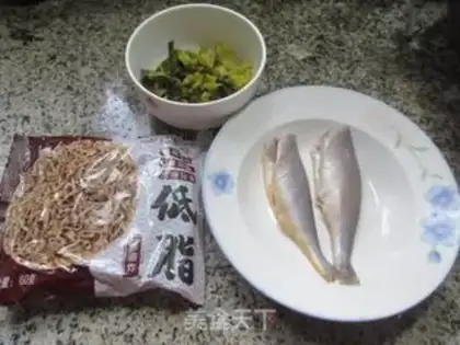 Make Pickled pickles, yellow noodles step 0