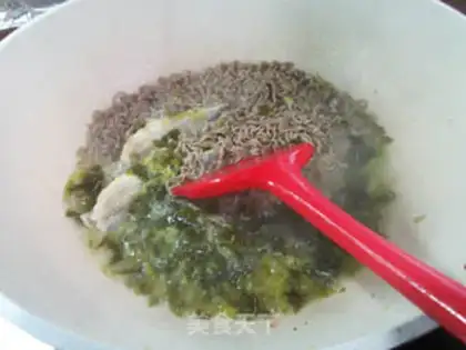 Make Pickled pickles, yellow noodles step 4