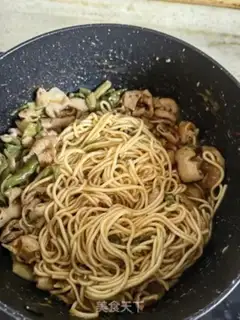Make Fat intestine fried ramen step 6